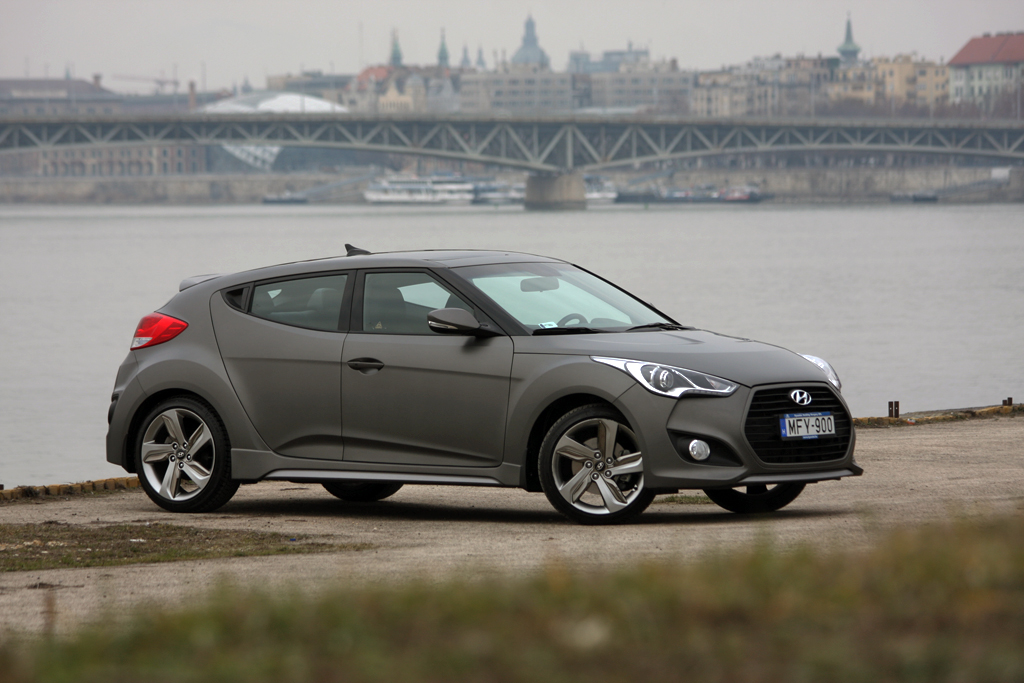 HYUNDAI VELOSTER