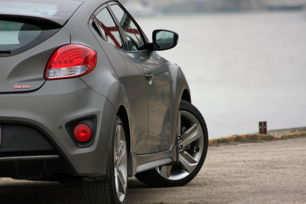 HYUNDAI VELOSTER
