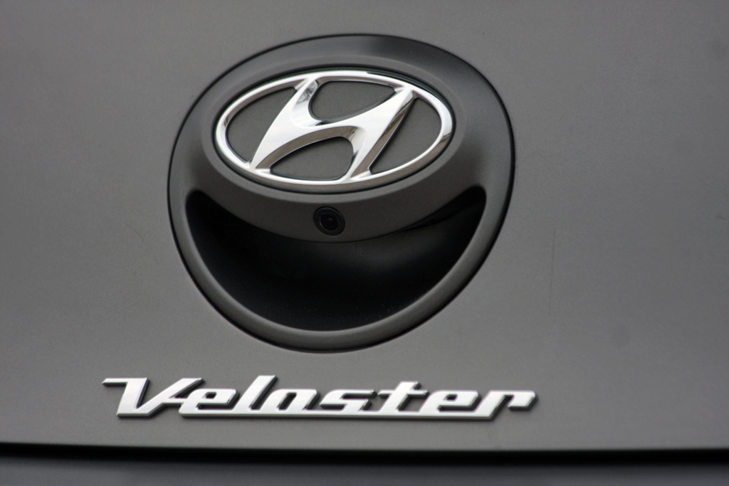 HYUNDAI VELOSTER