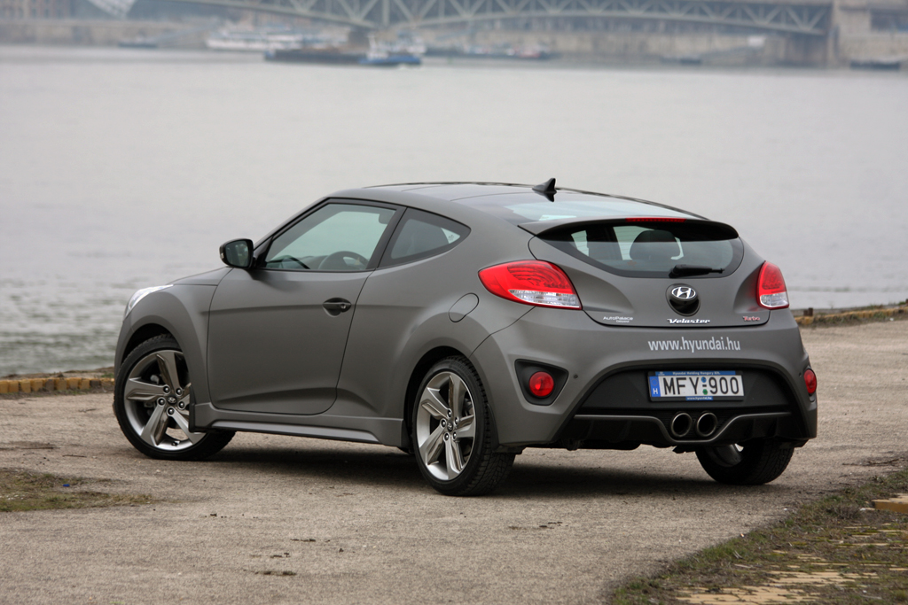 HYUNDAI VELOSTER
