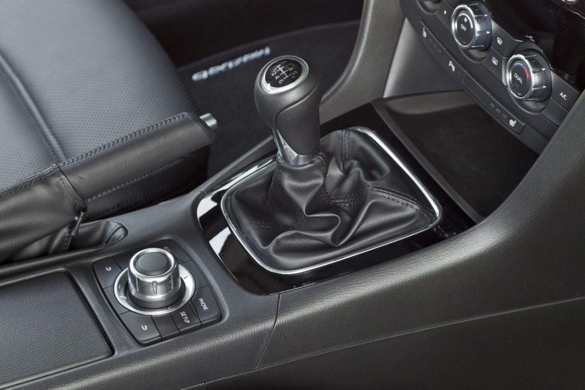 MAZDA 6