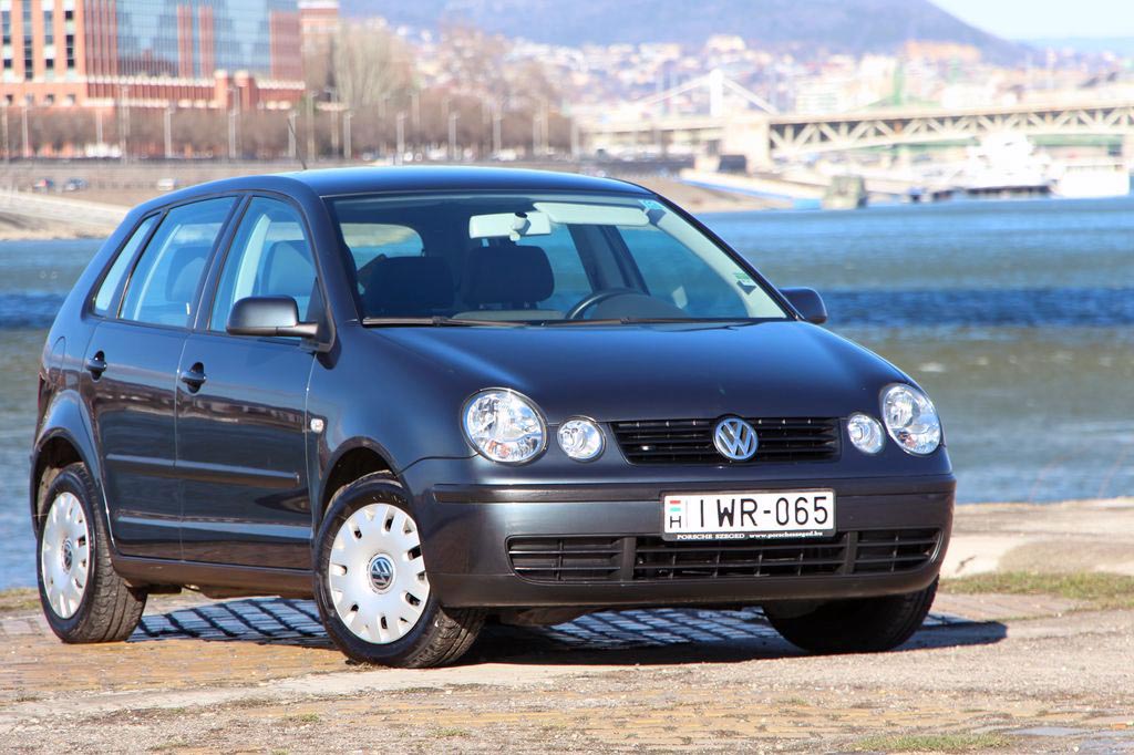 VOLKSWAGEN POLO