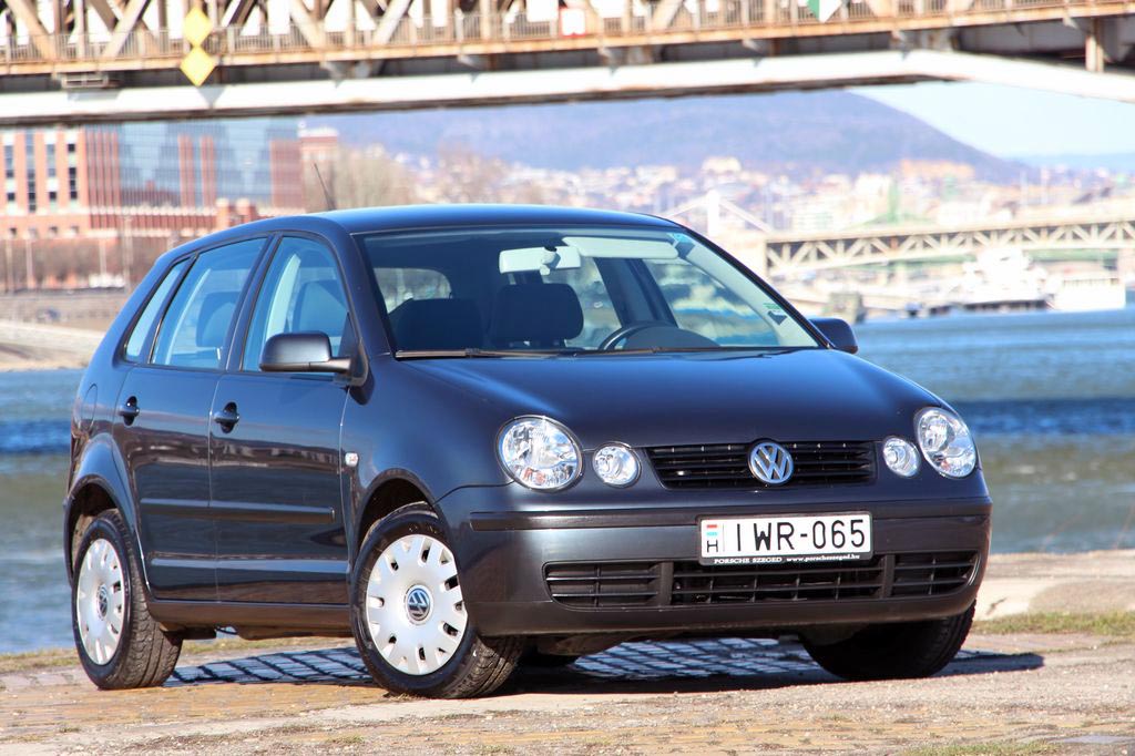 VOLKSWAGEN POLO