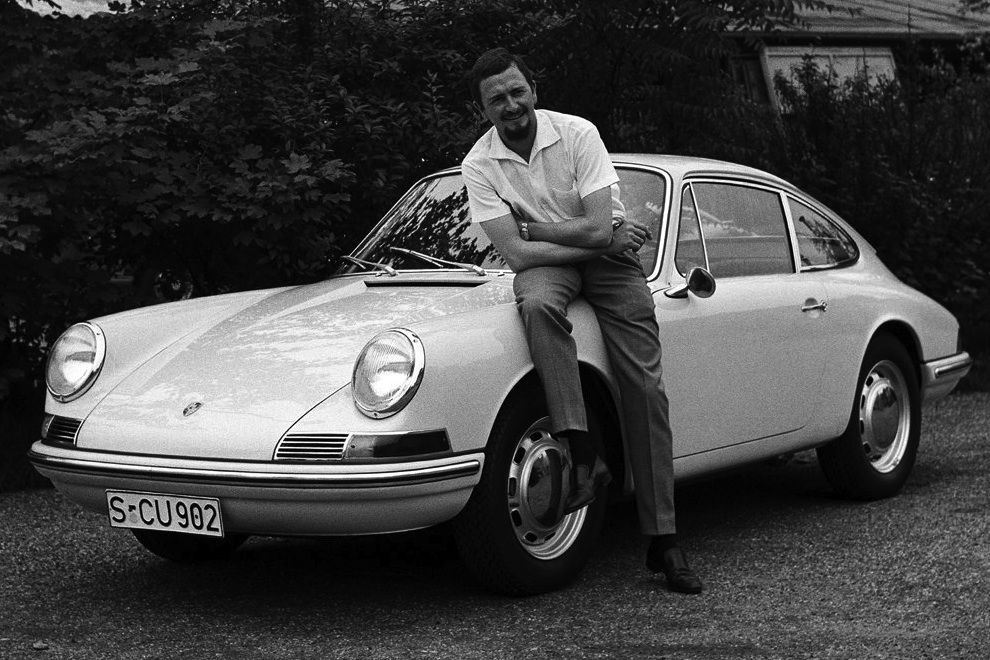 PORSCHE 911