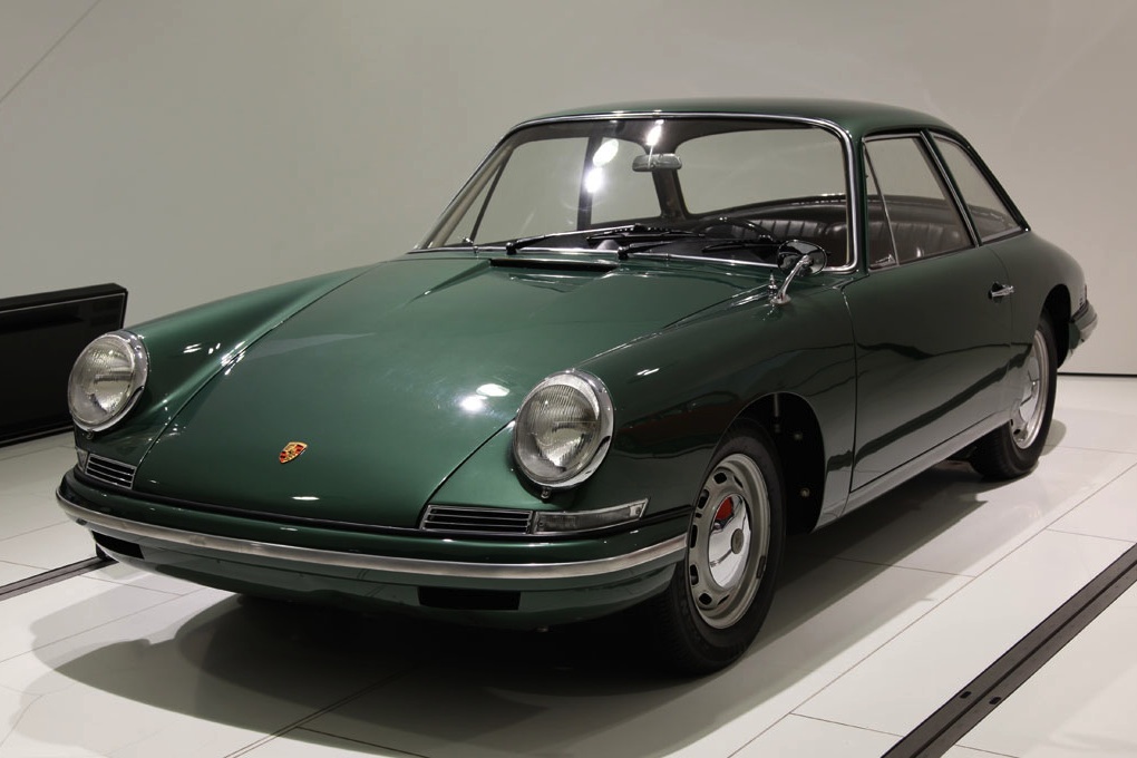 PORSCHE 911