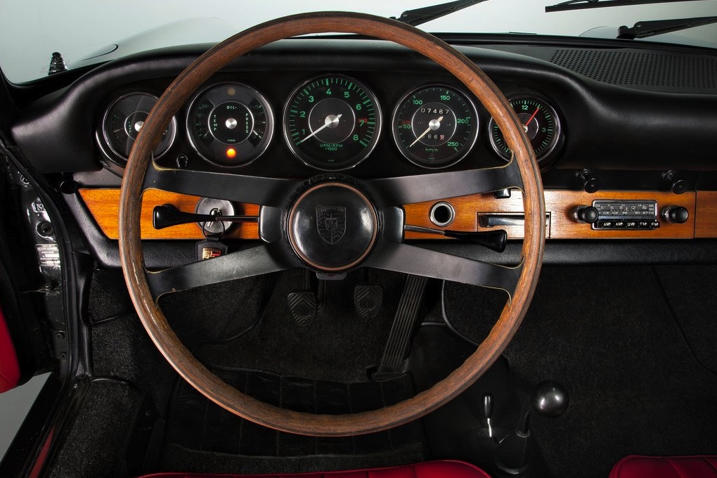 PORSCHE 911