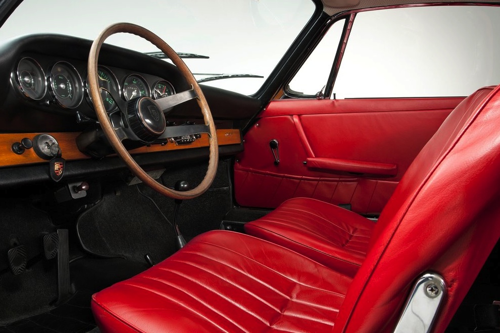 PORSCHE 911