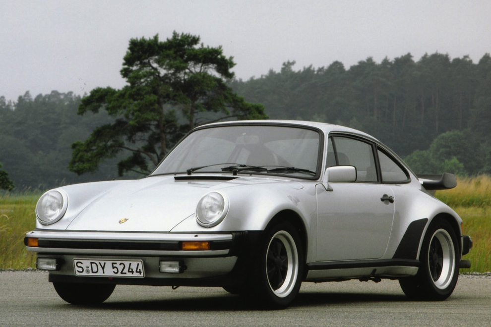 PORSCHE 911
