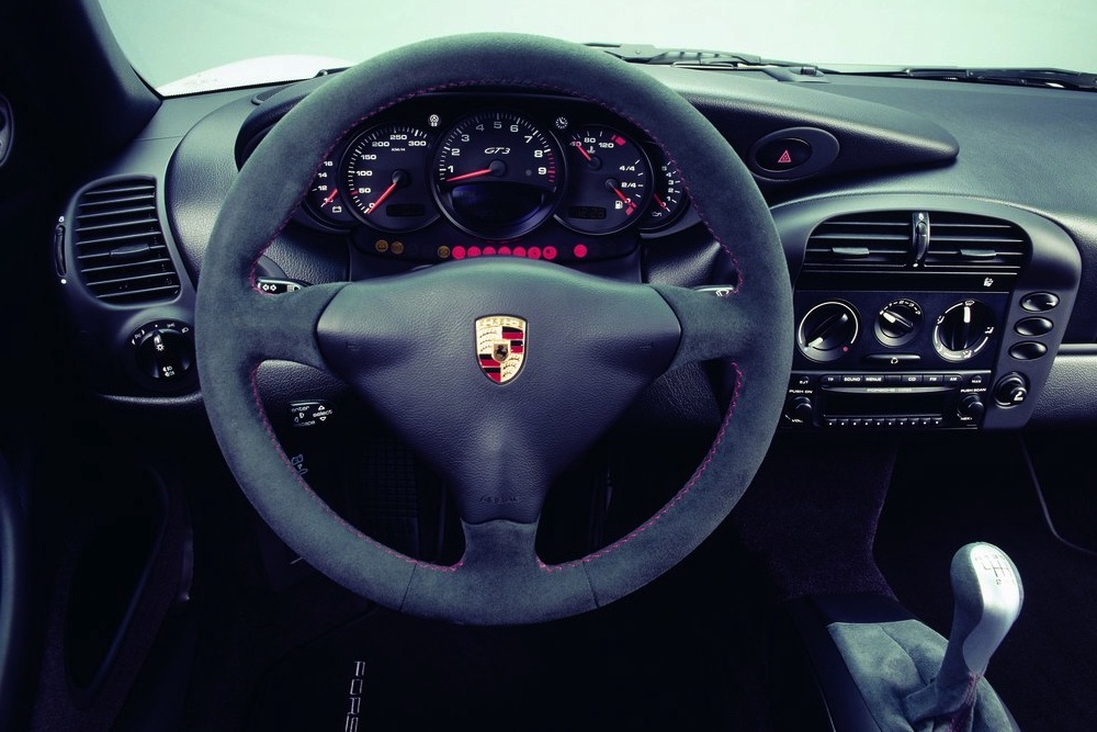 PORSCHE 911