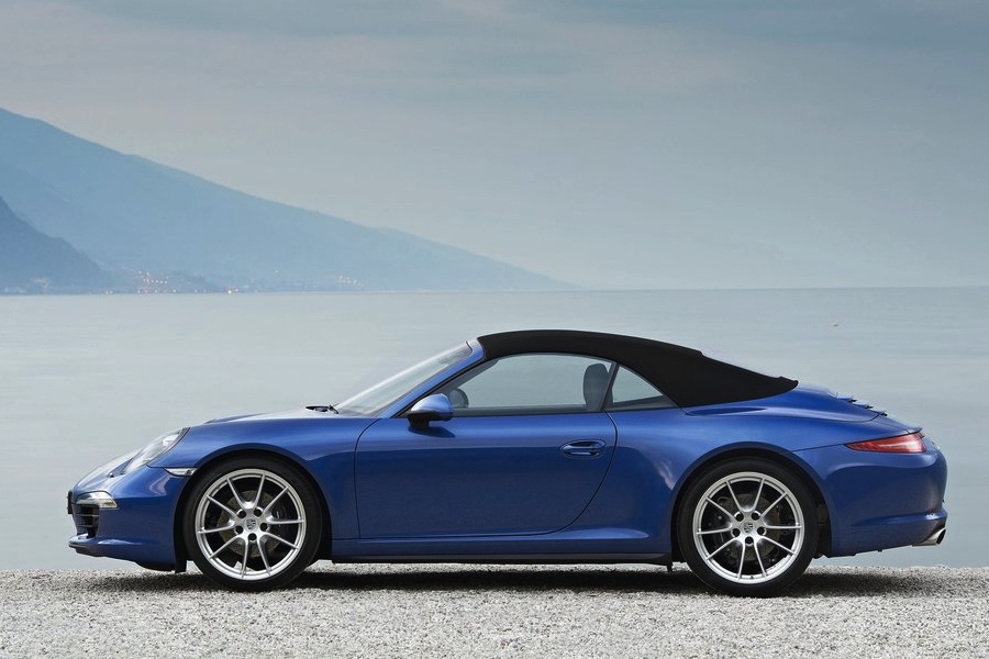 PORSCHE 911