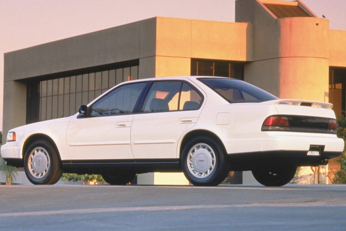 AUDI 100