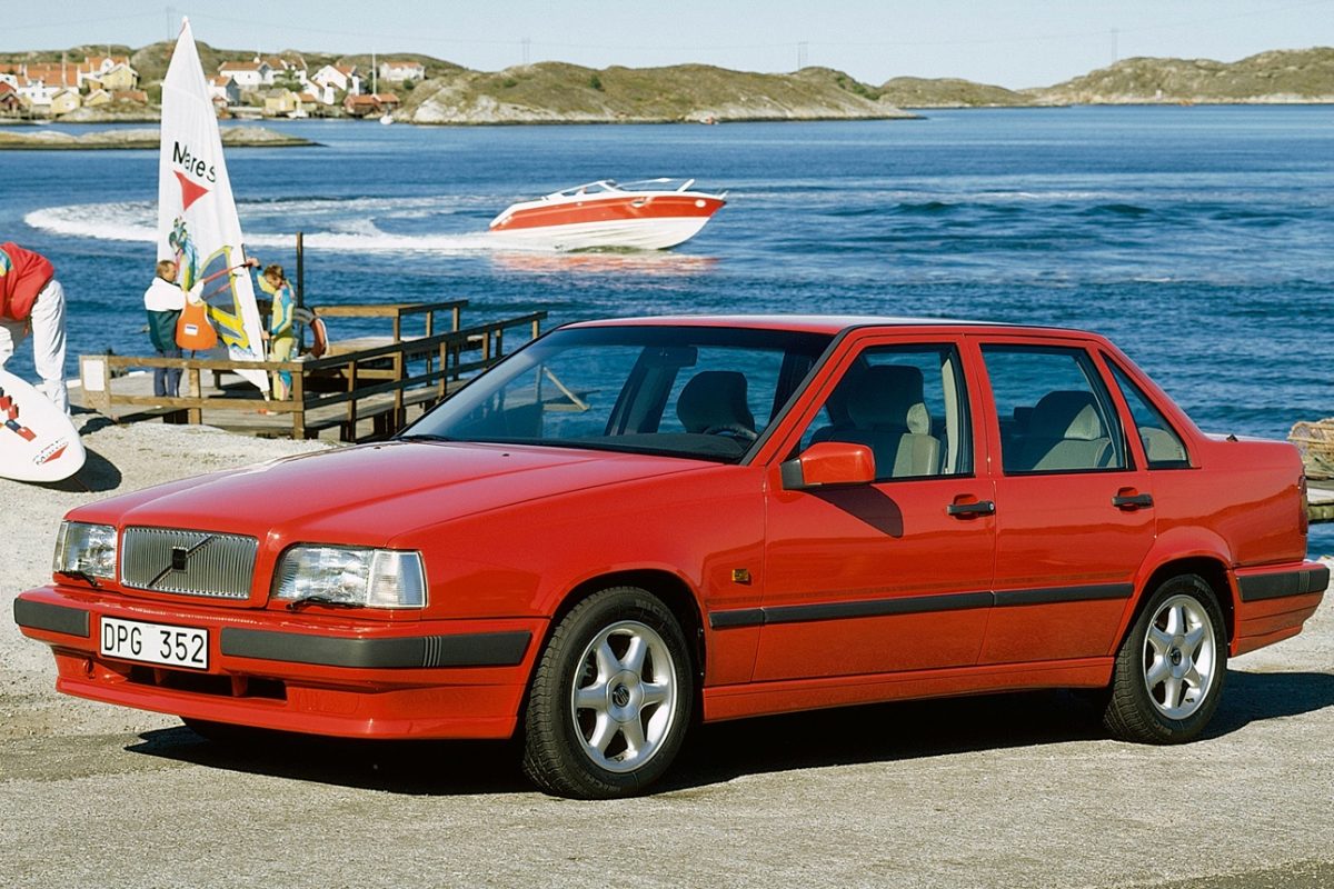 AUDI 100