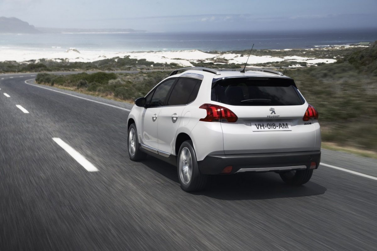 PEUGEOT 208