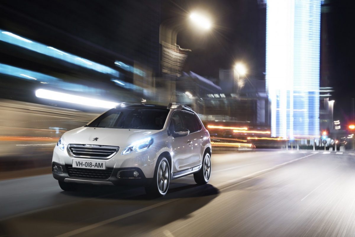 PEUGEOT 208