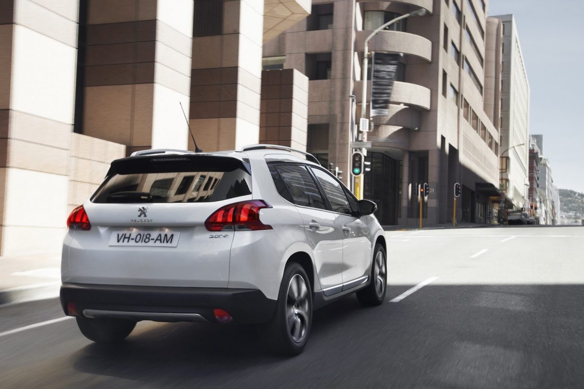 PEUGEOT 208
