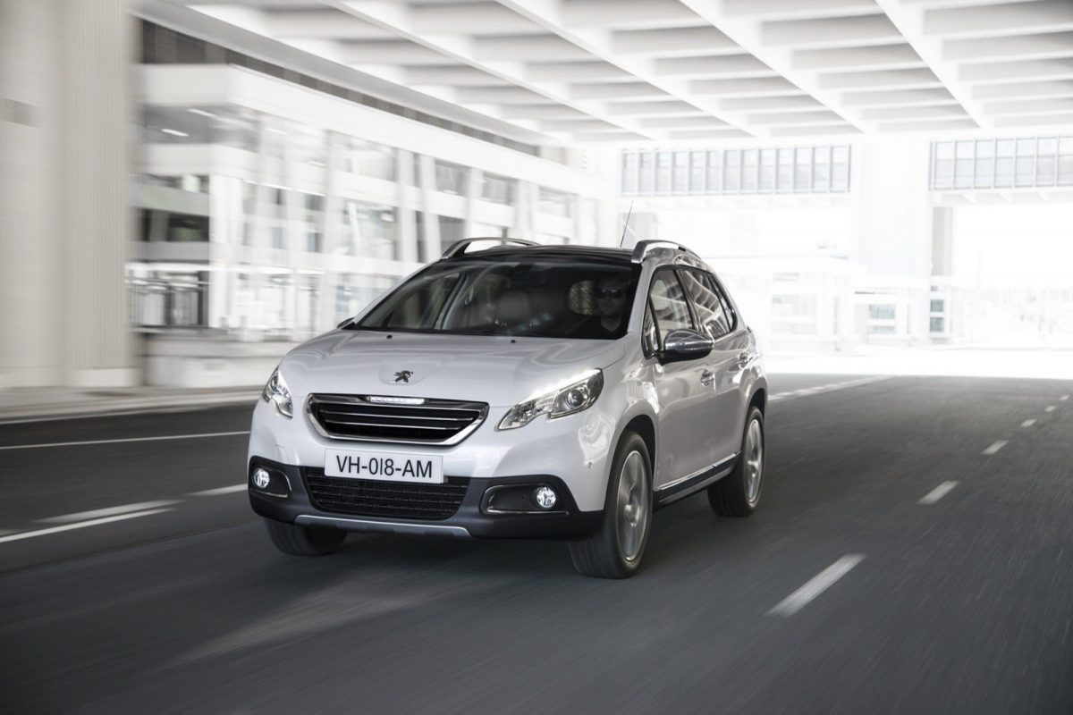 PEUGEOT 208