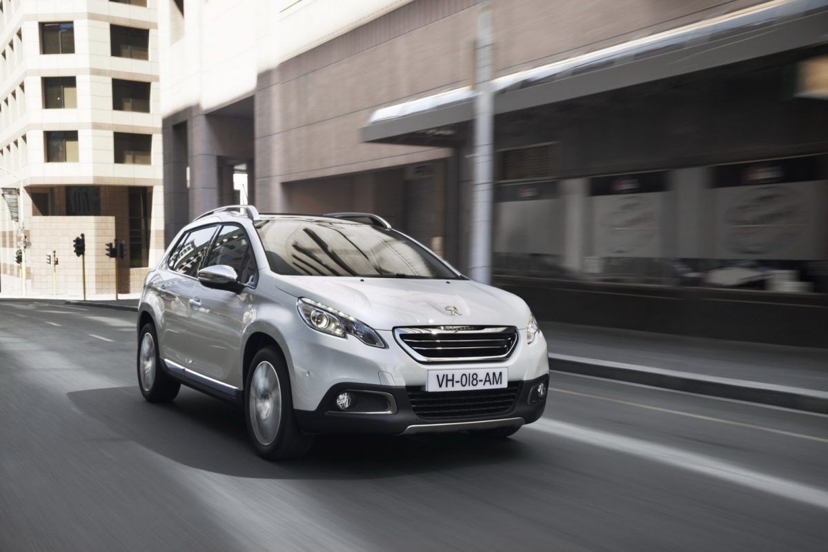 PEUGEOT 208