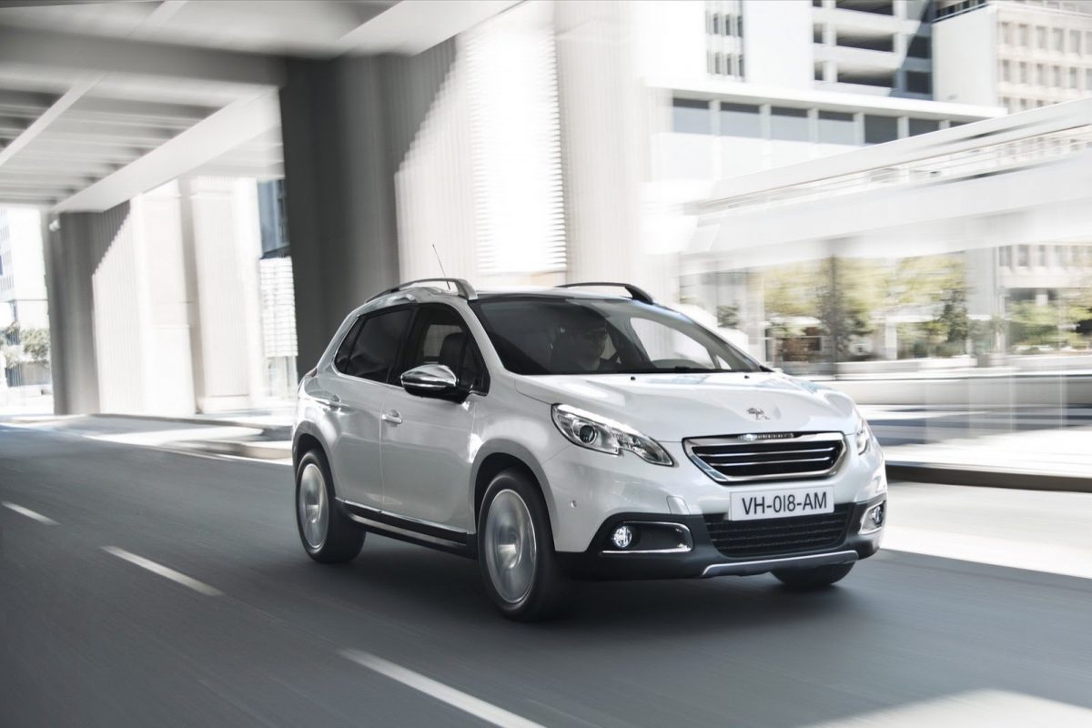 PEUGEOT 208