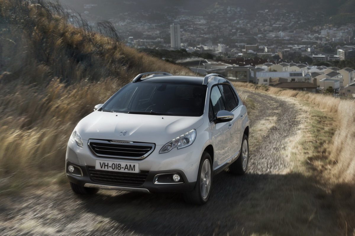 PEUGEOT 208