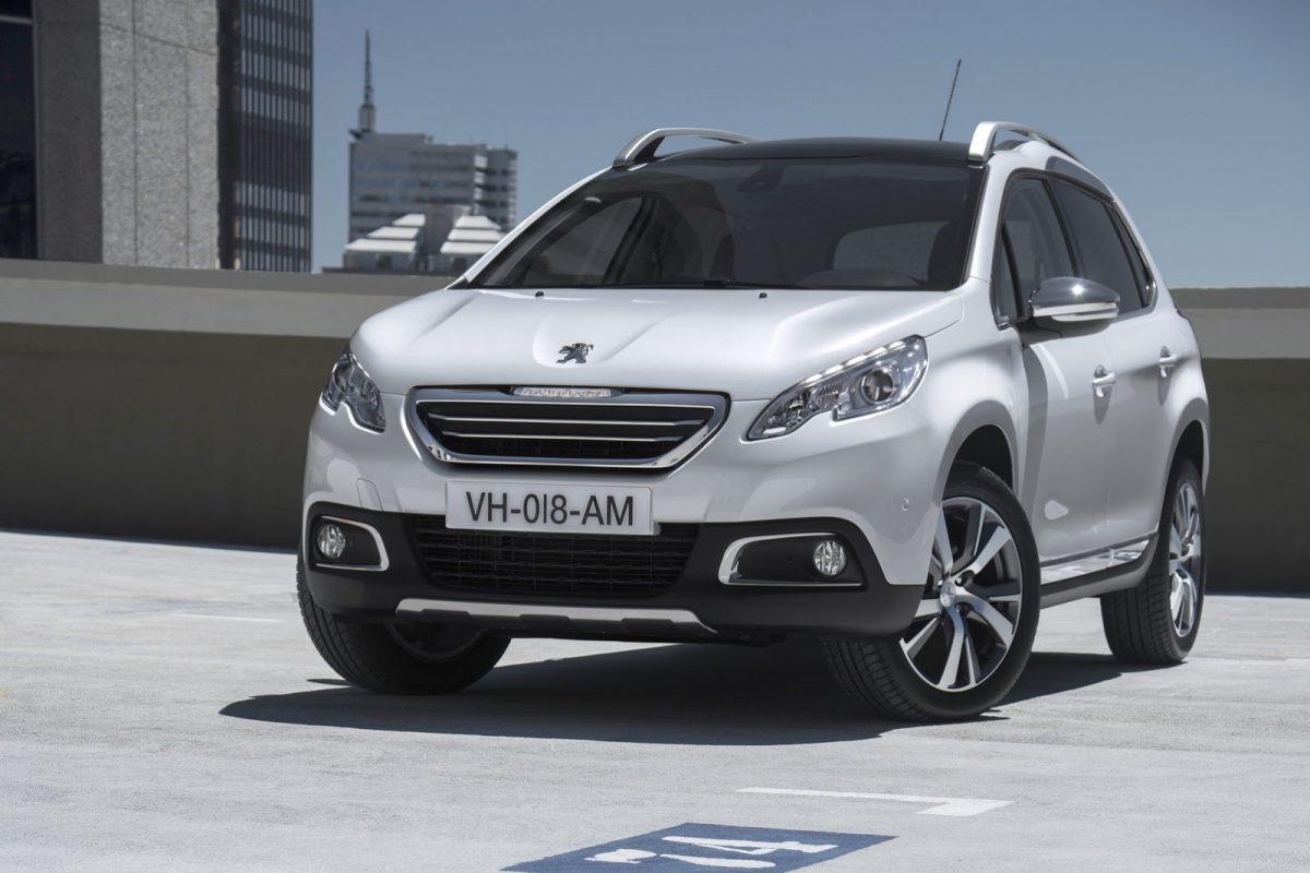 PEUGEOT 208