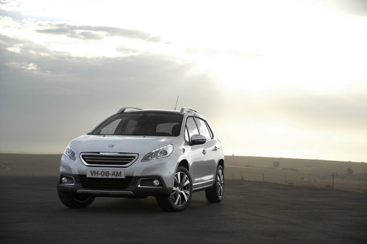 PEUGEOT 208
