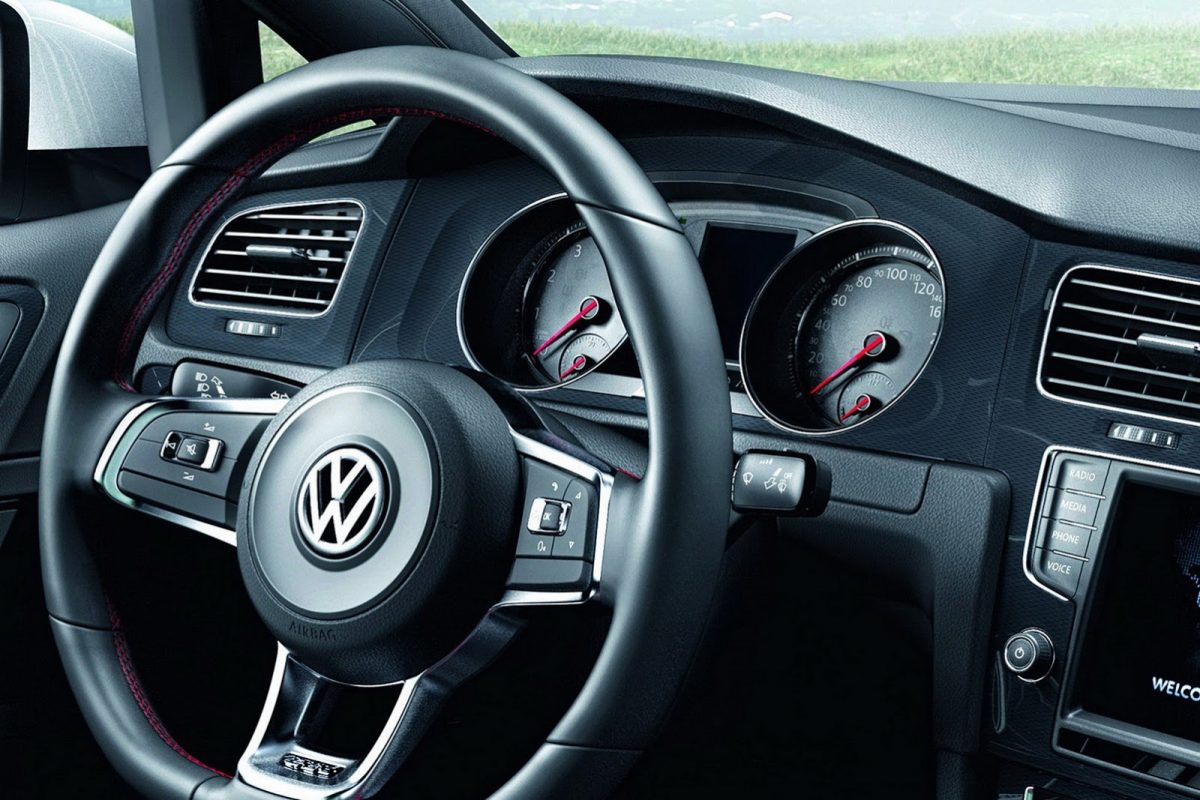 VOLKSWAGEN GOLF