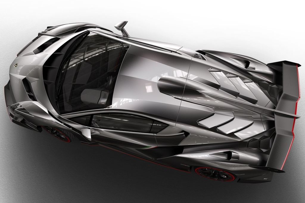 LAMBORGHINI AVENTADOR