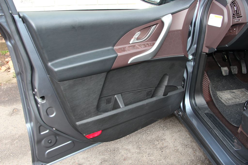 MAHINDRA XUV500