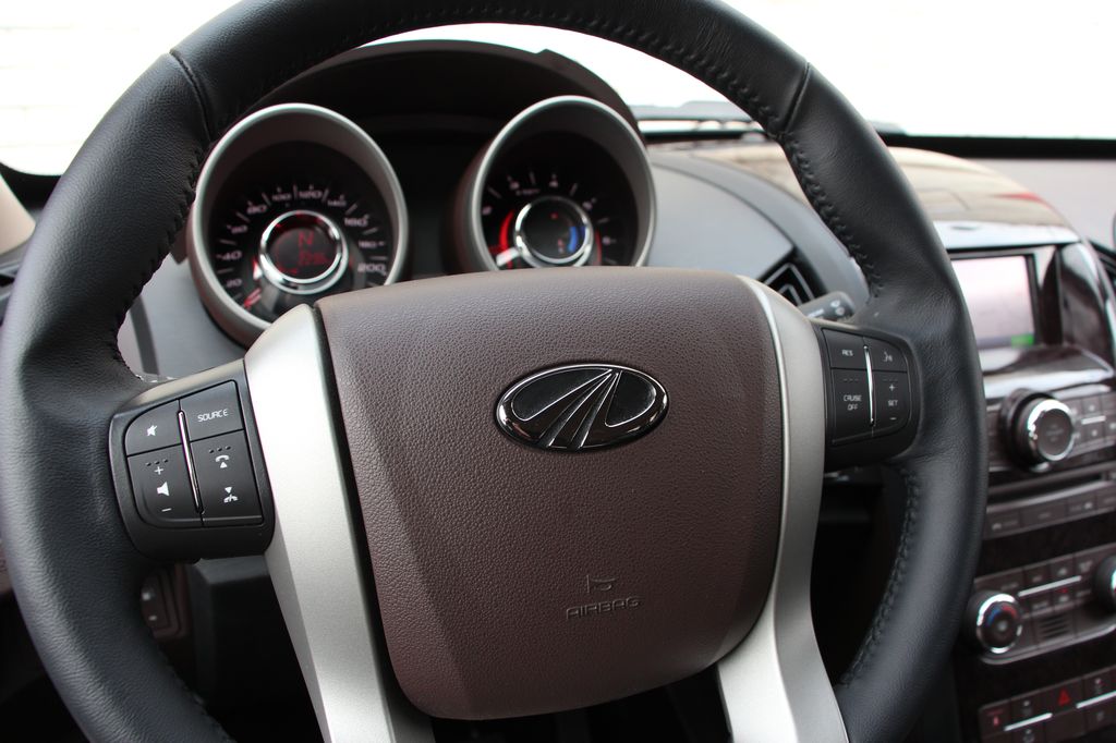 MAHINDRA XUV500