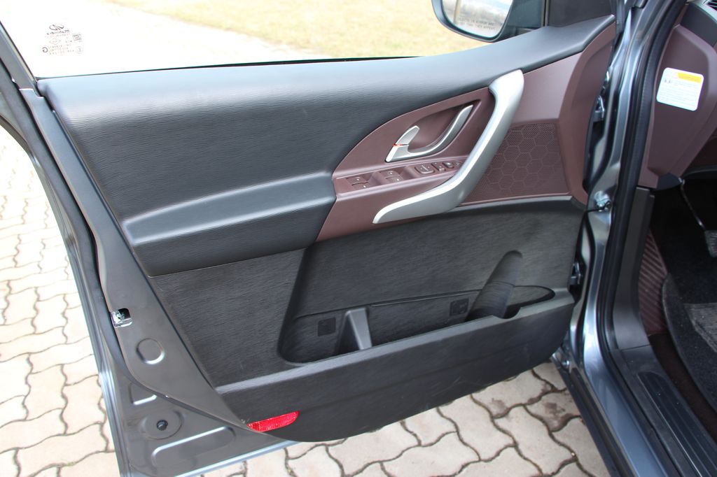 MAHINDRA XUV500