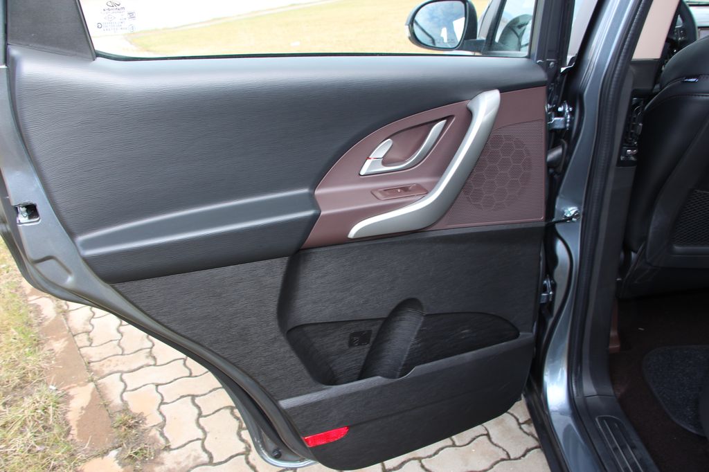 MAHINDRA XUV500