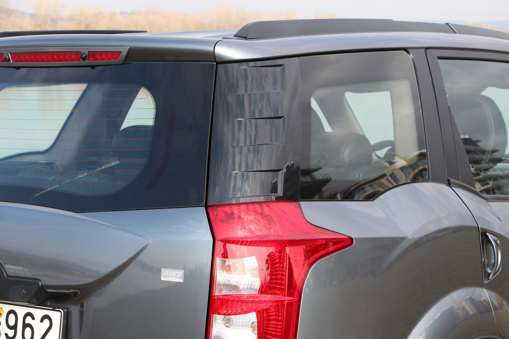 MAHINDRA XUV500