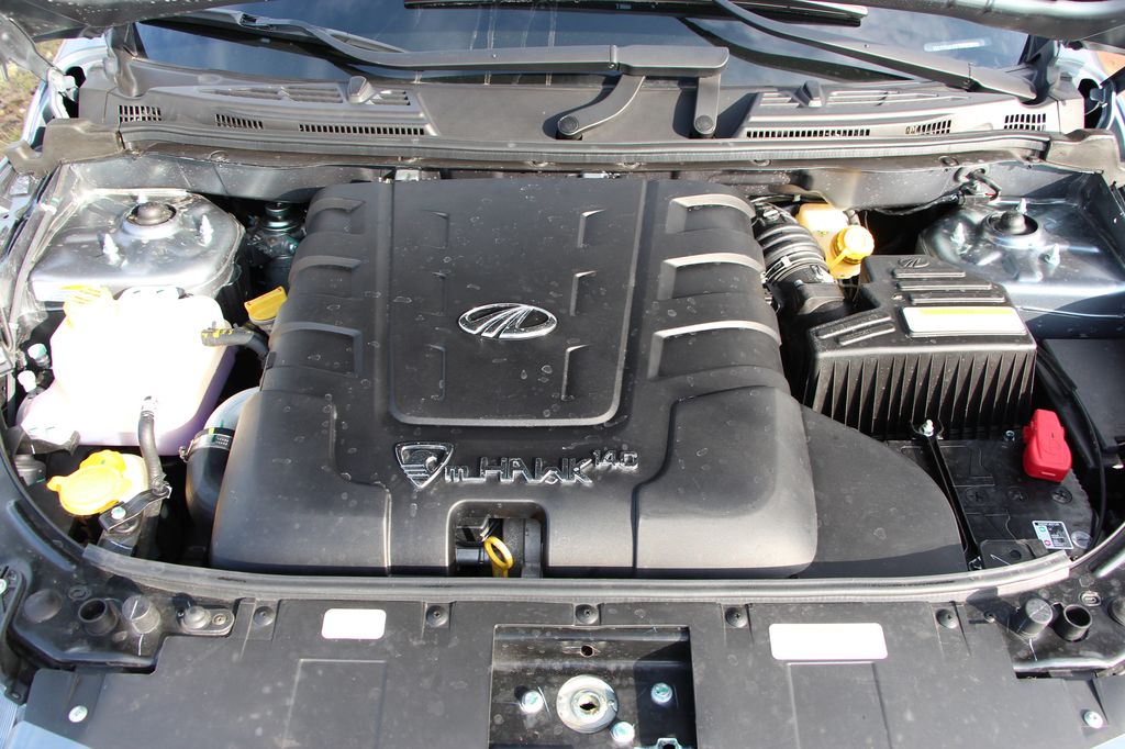 MAHINDRA XUV500