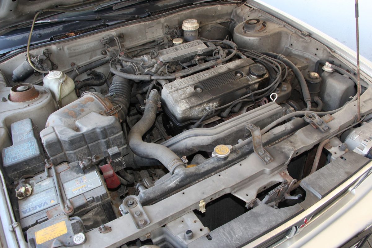 MITSUBISHI GALANT