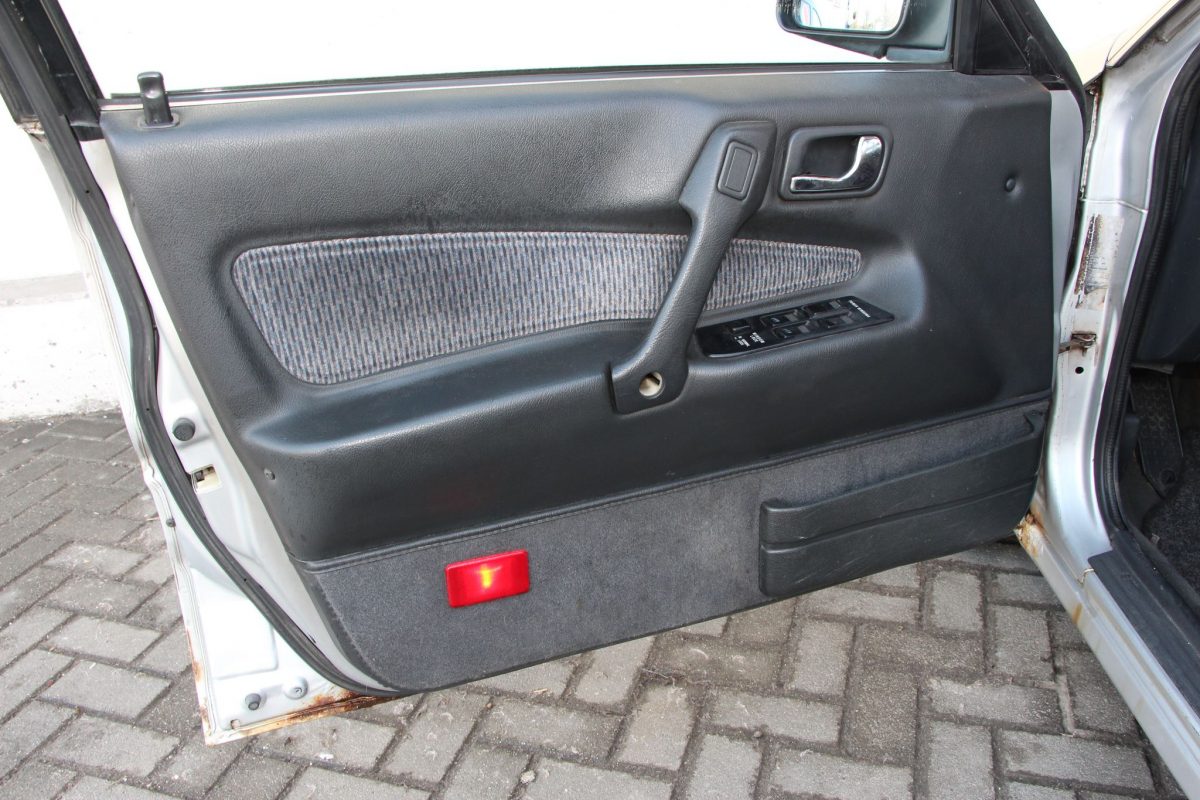 MITSUBISHI GALANT