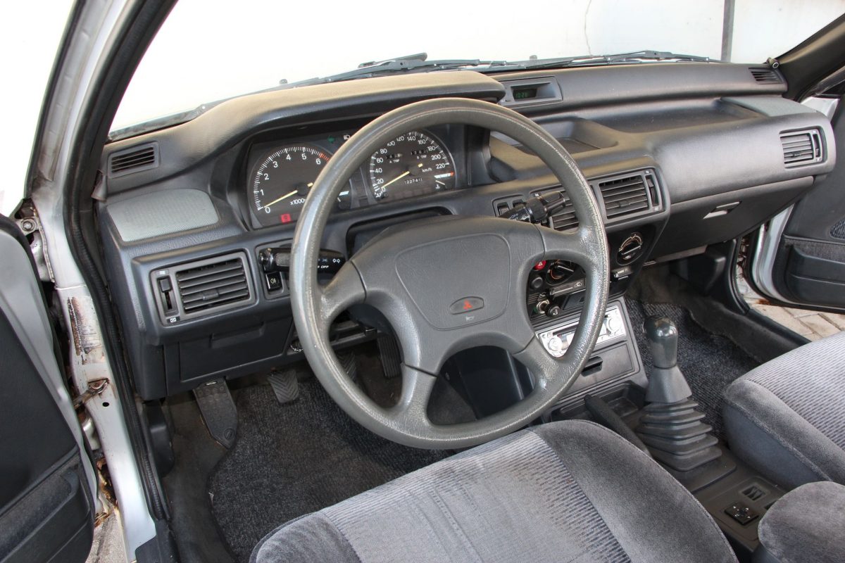 MITSUBISHI GALANT