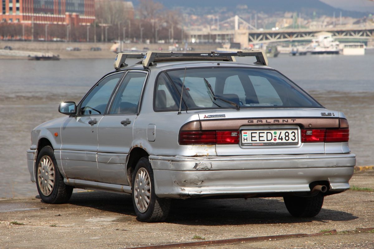 MITSUBISHI GALANT