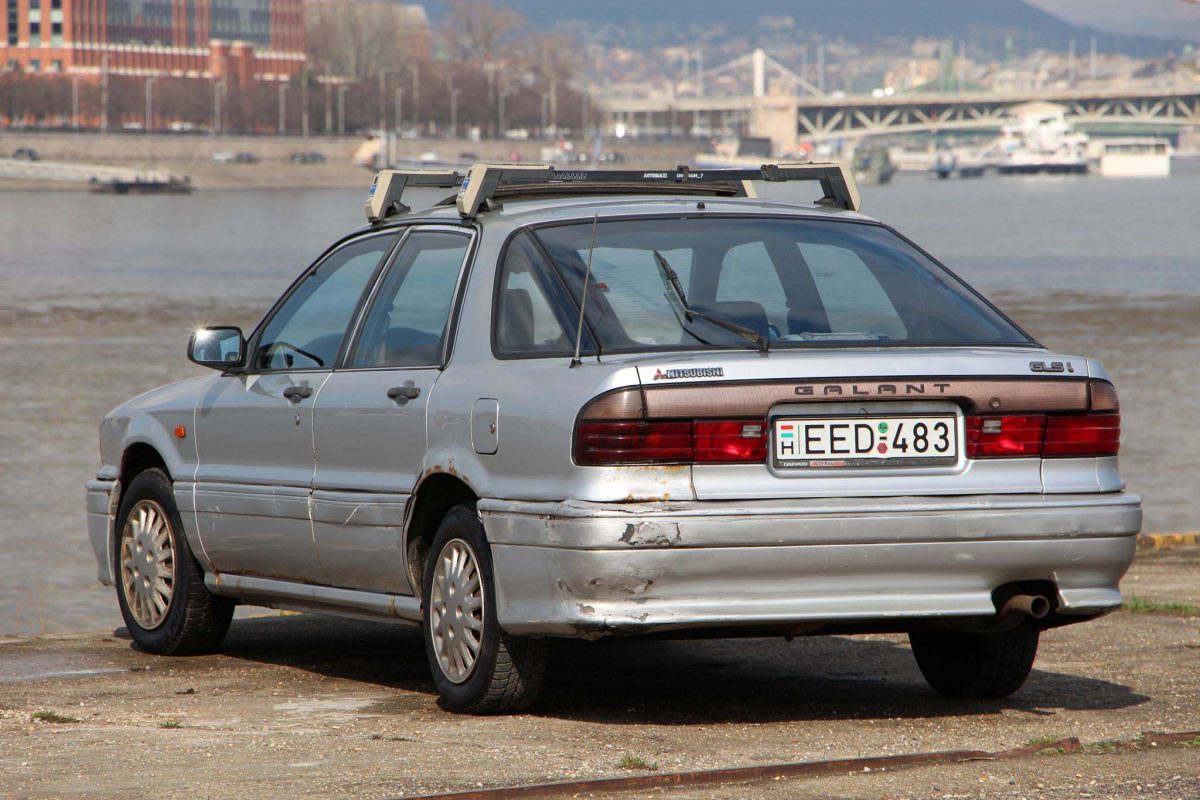 MITSUBISHI GALANT