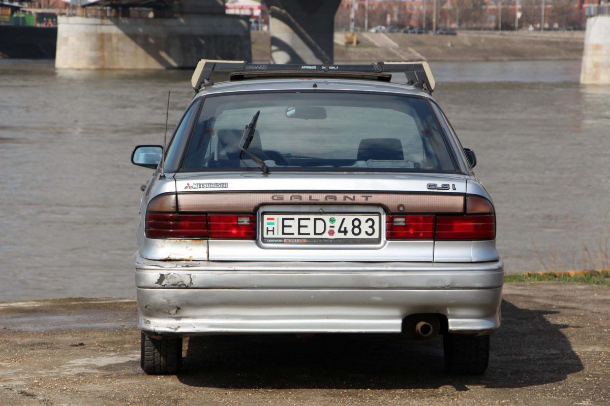 MITSUBISHI GALANT