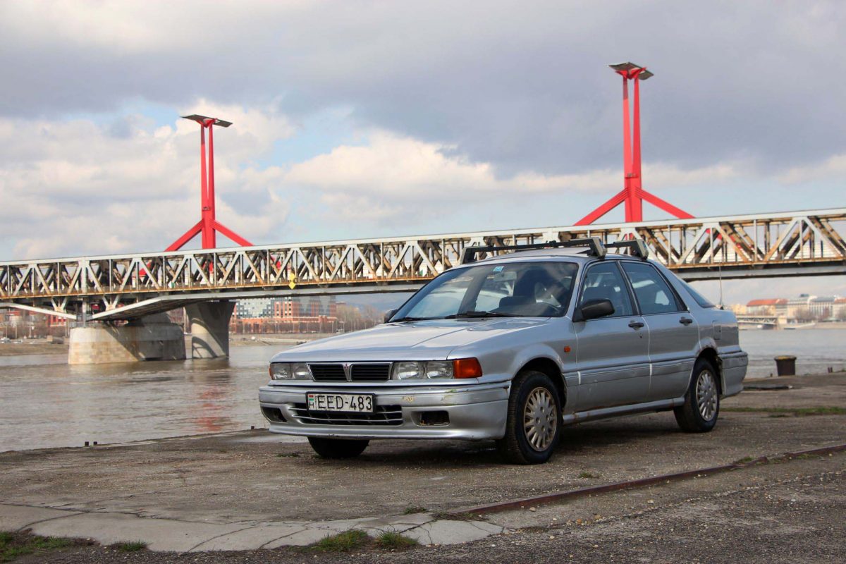 MITSUBISHI GALANT