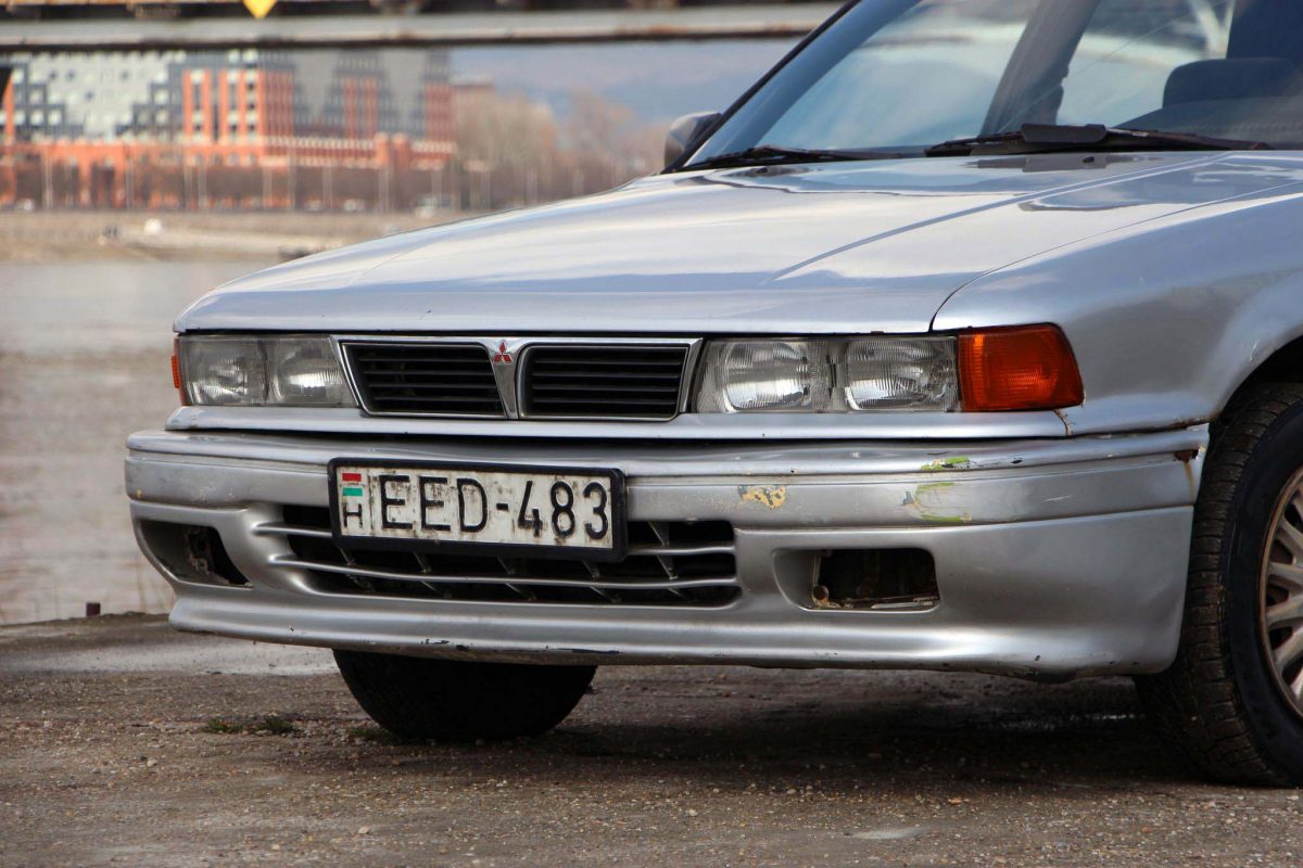 MITSUBISHI GALANT