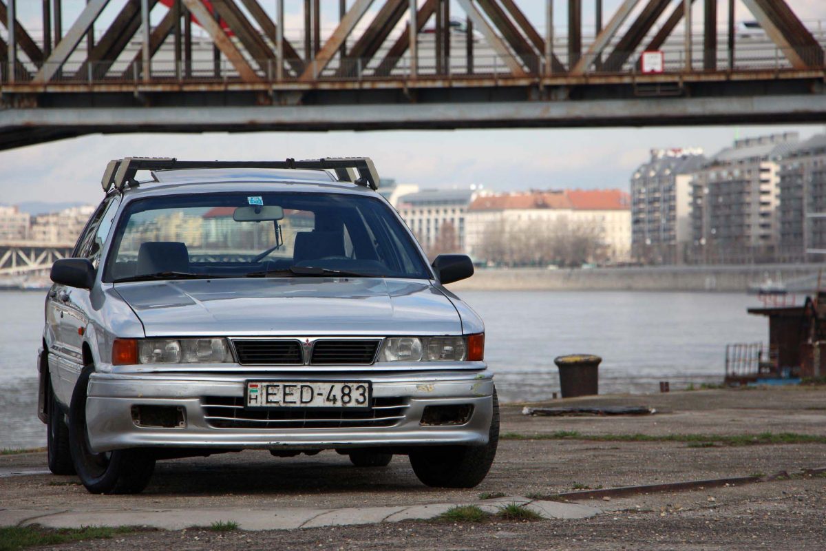 MITSUBISHI GALANT