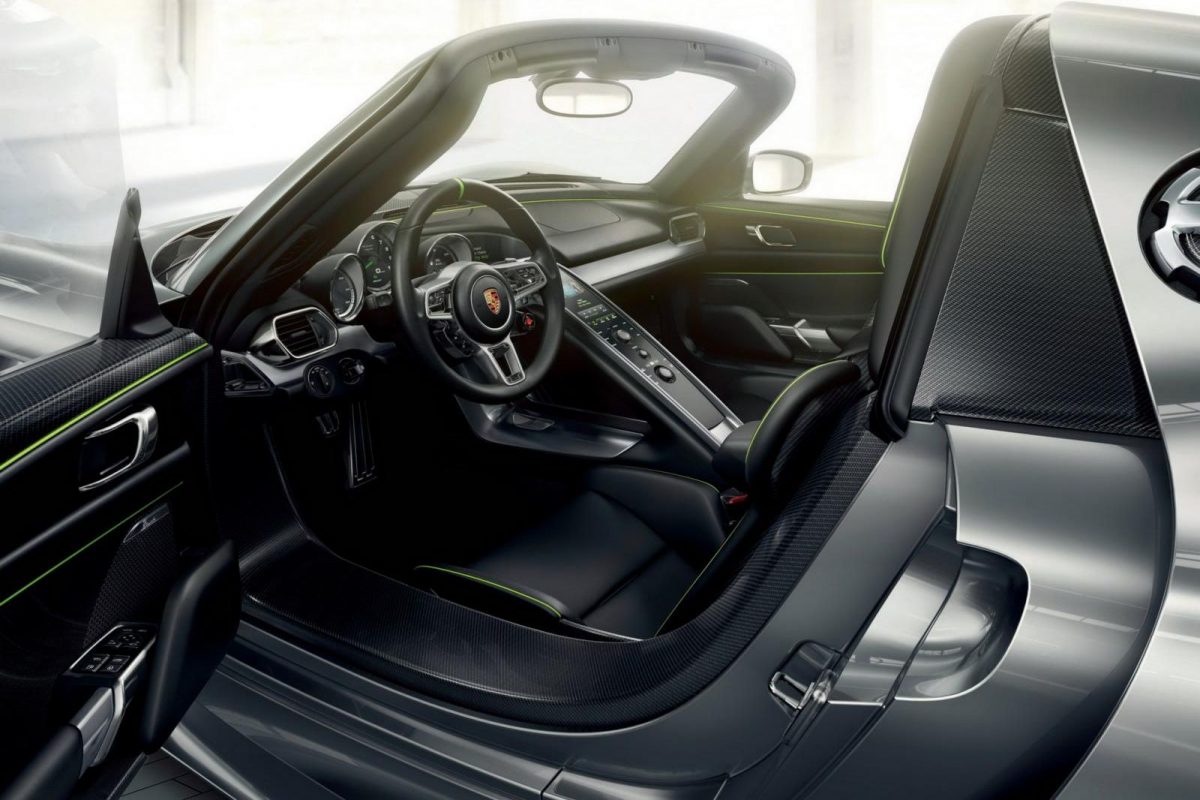 PORSCHE
