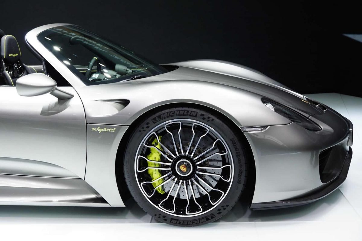 PORSCHE