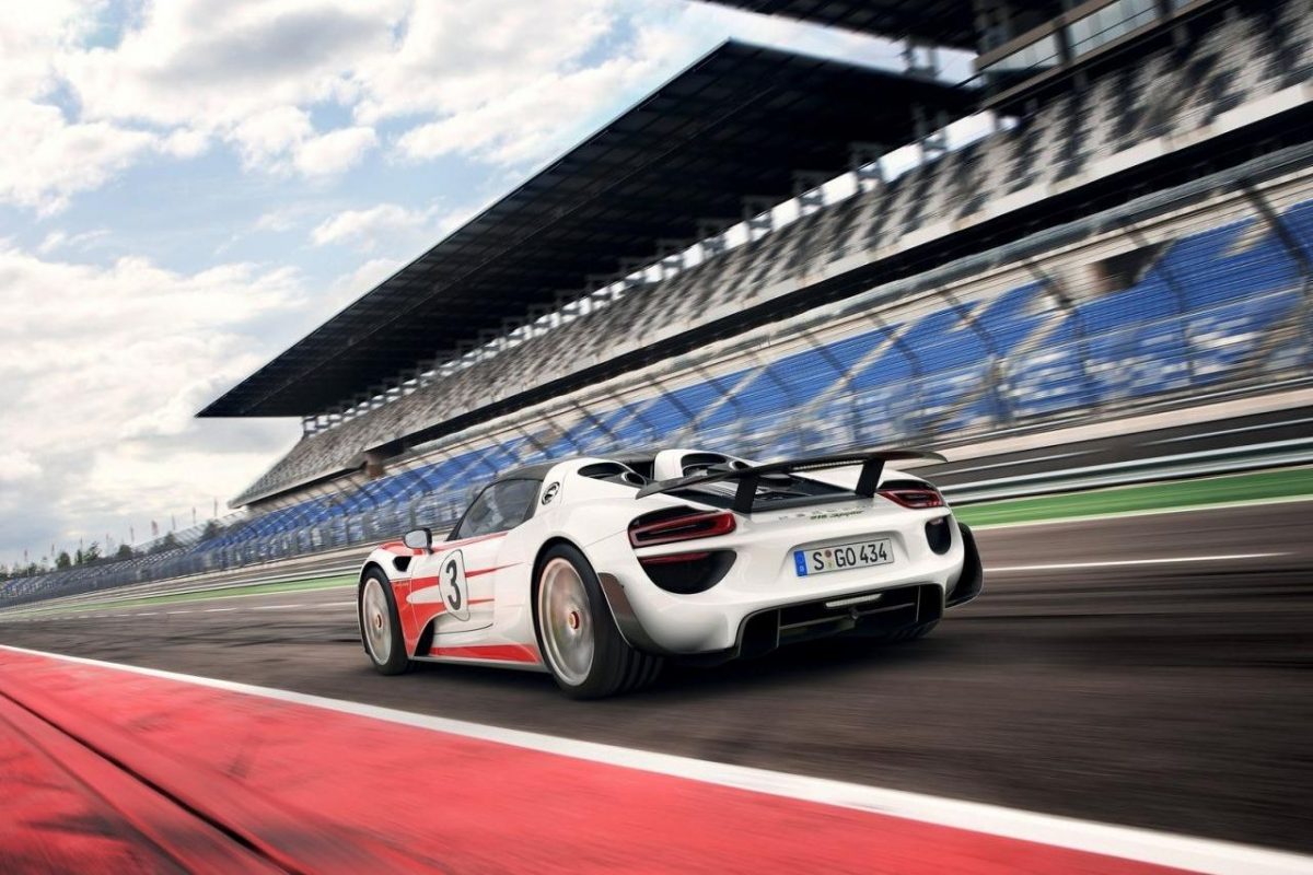 PORSCHE