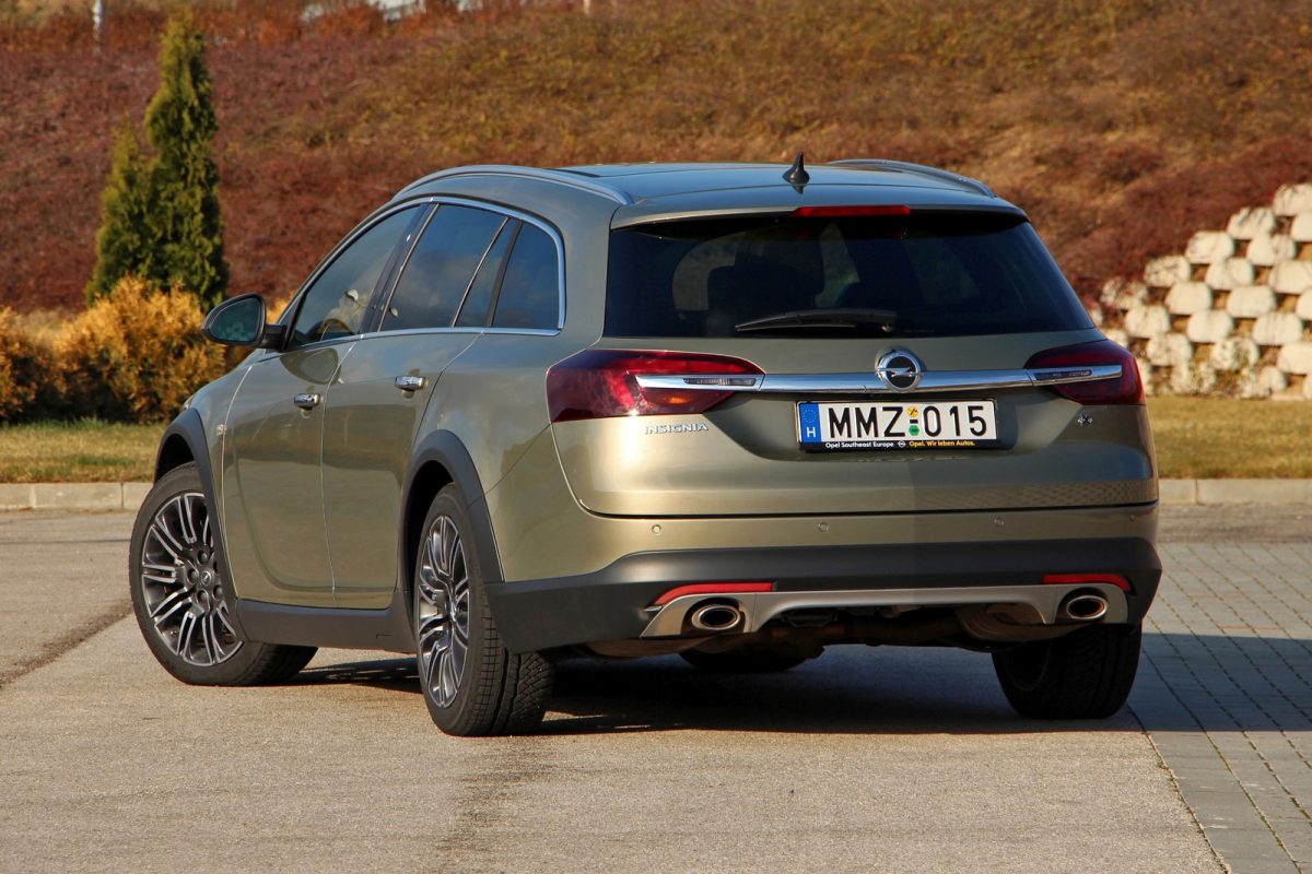 OPEL INSIGNIA