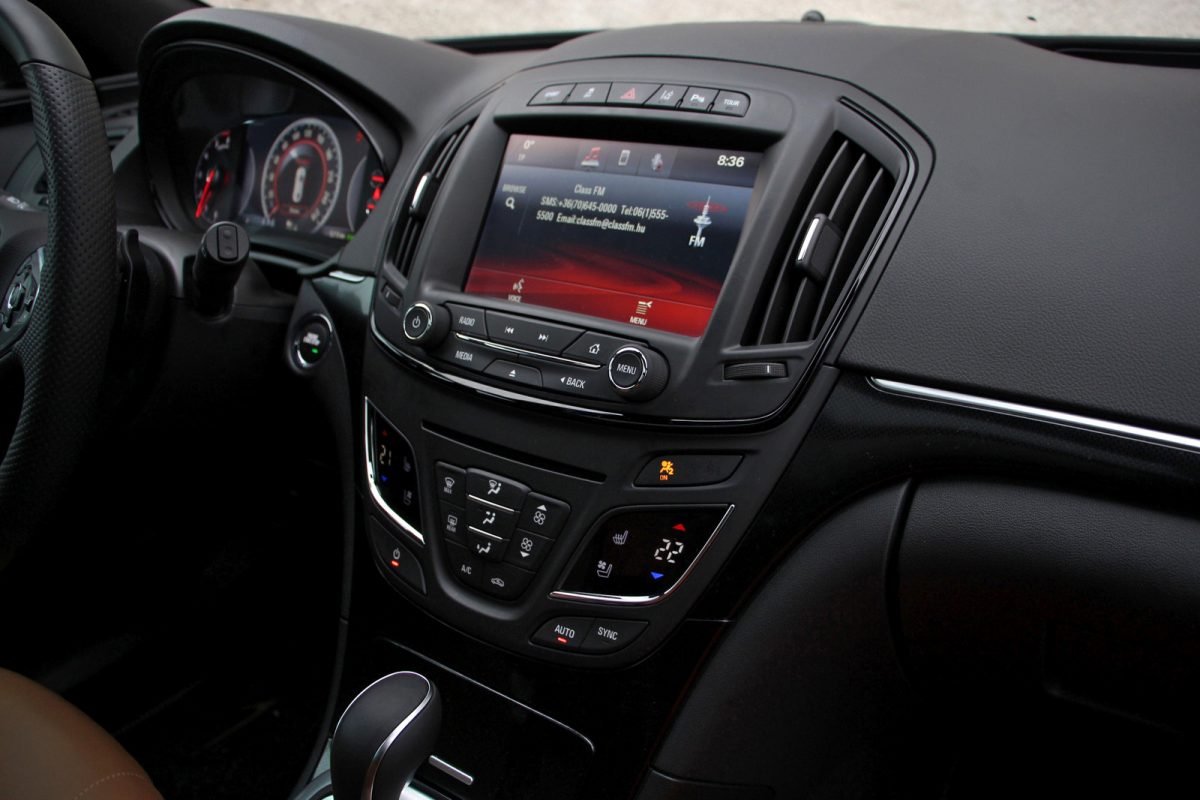 OPEL INSIGNIA