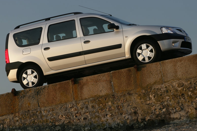 DACIA LOGAN