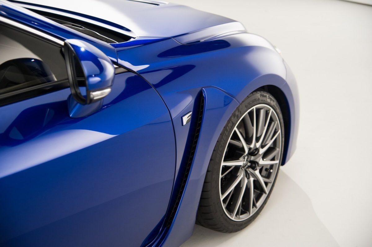 LEXUS