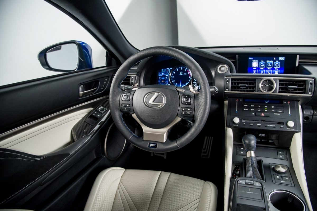 LEXUS
